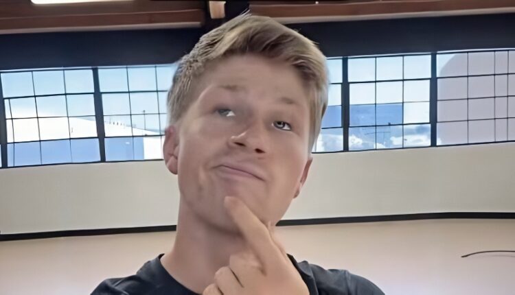 Dancing with the Stars contestant Robert Irwin – Instagram