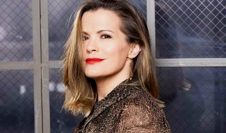 Melissa Claire Egan (Chelsea Lawson)
