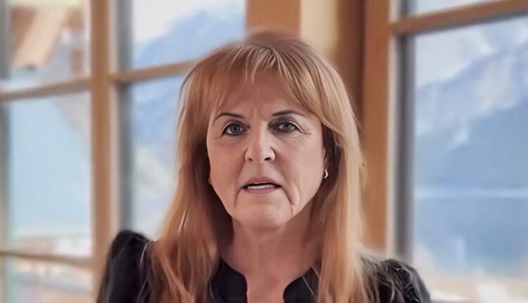 Sarah Ferguson – via ETimes – YouTube