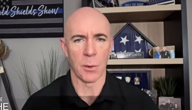 Former detective weighs in – Law Crime Network – YouTube