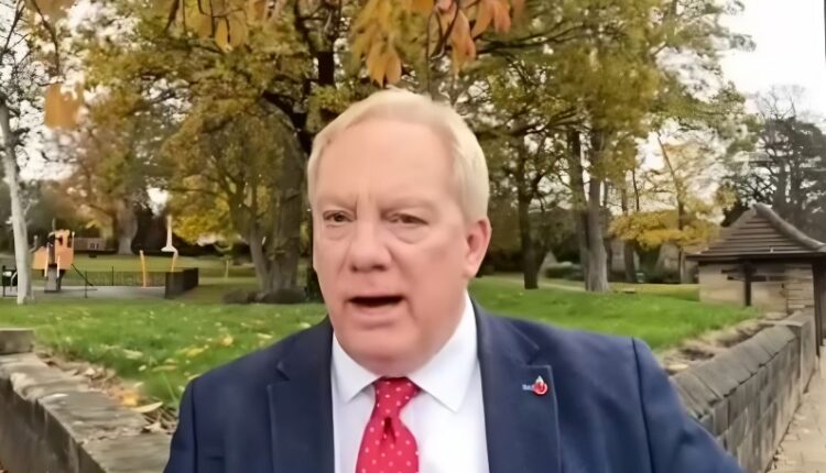 Neil dicussses more about Andrew – Daily News Headlines – YouTube