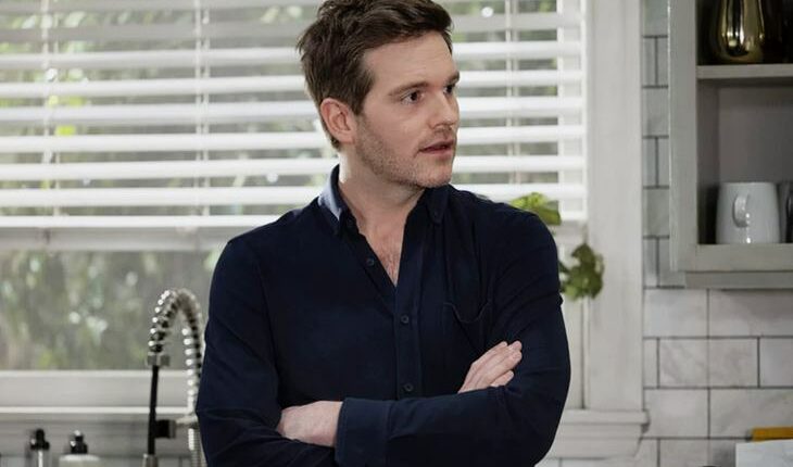 Van Hansis (Lucas Jones)
