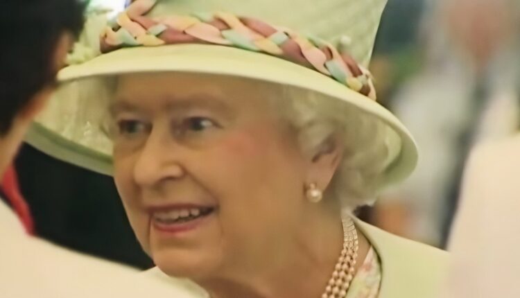 Royal Family Queen Elizabeth – Via Real Royalty – YouTube