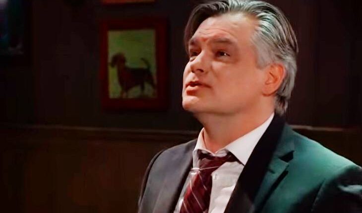 Ezra Boyle (Daniel Cosgrove)