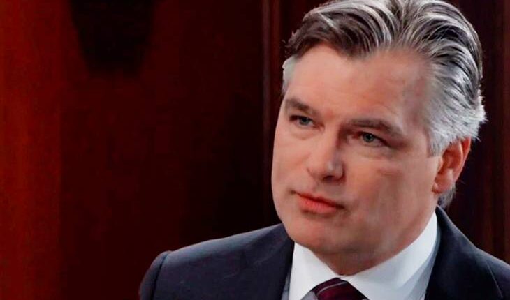Ezra Boyle (Daniel Cosgrove)