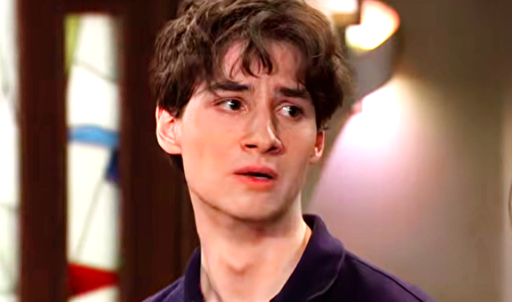 Rocco Falconeri (Finn Carr)