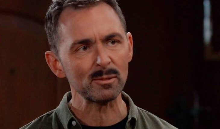 Valentin Cassadine (James Patrick Stuart)
