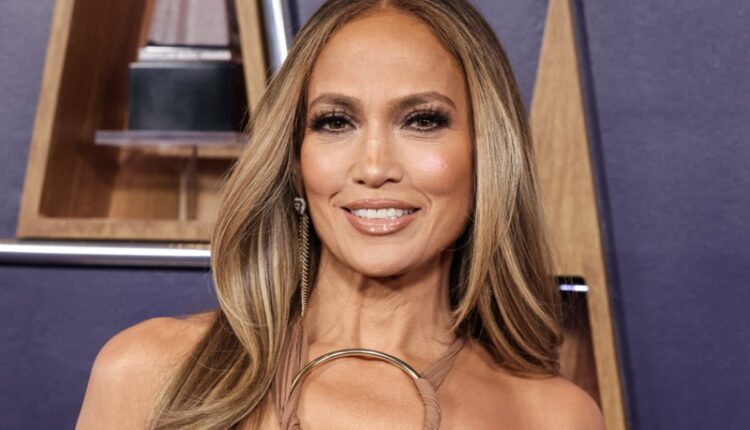 2025 American Music Awards – Winners Walk
