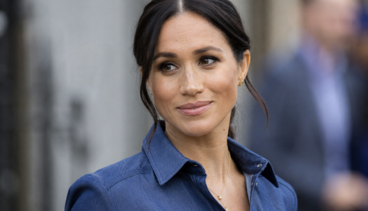 Meghan Markle blue (1)