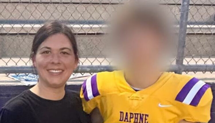 Samantha and her 17-year-old son – Facebook via Law&Crime Netwrok – YouTube