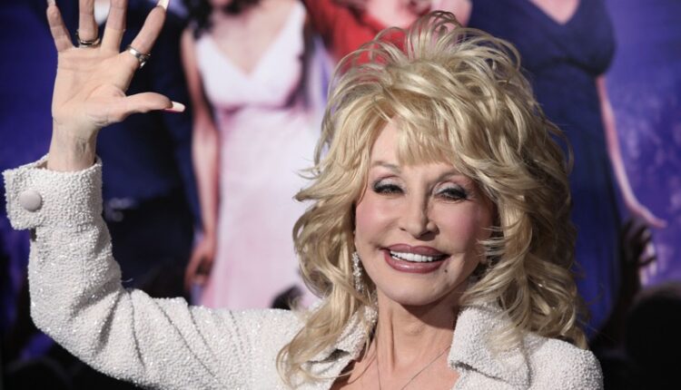 Los,Angeles,-,Jan,19:,Dolly,Parton,Arriving,To,”joyful