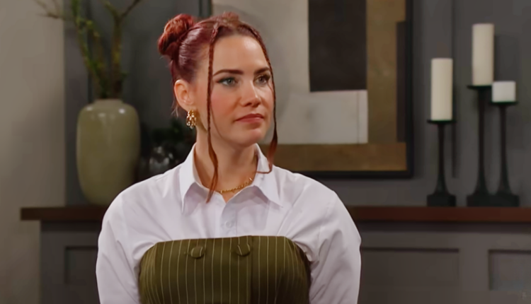 Sally Spectra (Courtney Hope